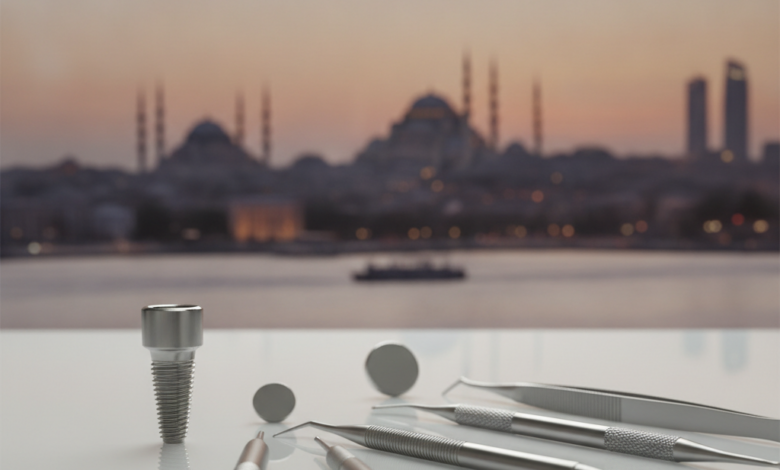 Image photoréaliste d'une clinique dentaire moderne et immaculée, avec un implant dentaire ou des instruments stériles en premier plan, et une vue floue du paysage urbain d'Istanbul à l'arrière-plan.